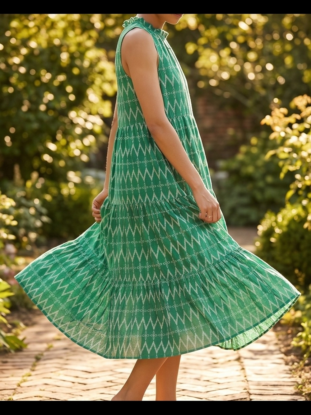 Universal Thread Sleeveless Green Tiered Midi Dress with Embroidered Fabric